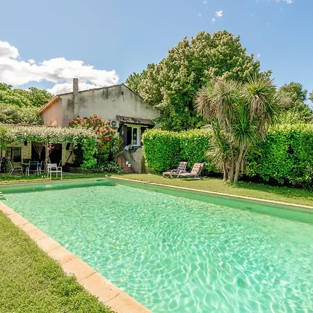 à Uzès, Au Bord De L'eau Uzès